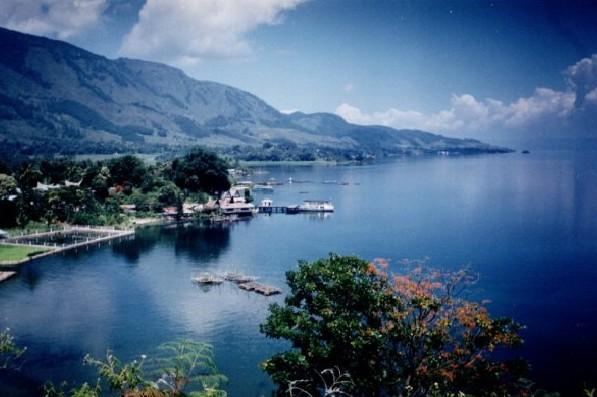 Having fun in Lake Toba nice place at Holiday
